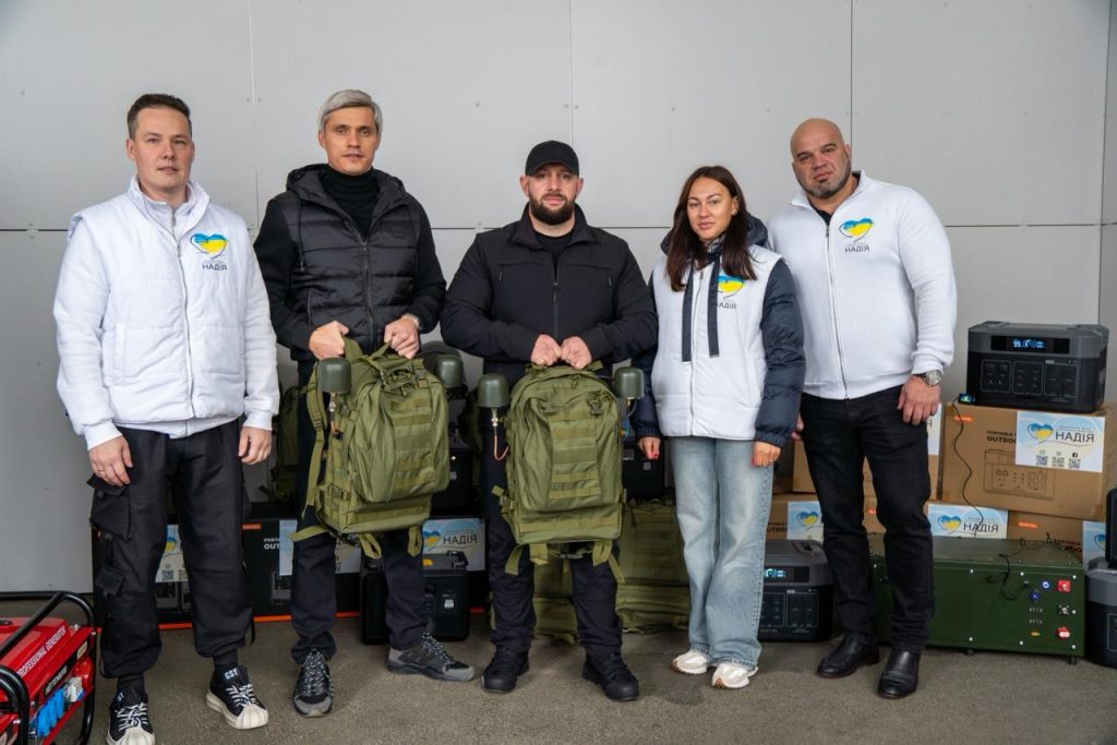 Новорічні свята разом із розвідниками: фонд «НАДІЯ», Валерій Дубіль та Олексій Омельяненко передали ГУР техніку та медичне обладнання
