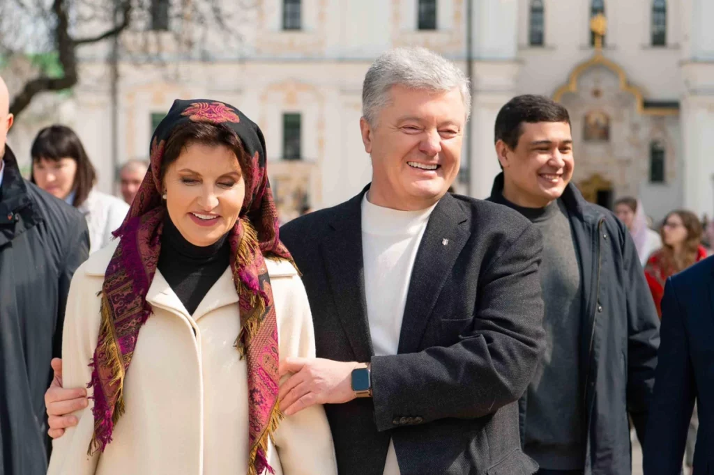 "Кохаю": Порошенко ніжним дописом привітав із днем народження "надзвичайну оптимістку" 2 "Кохаю": Порошенко ніжним дописом привітав із днем народження "надзвичайну оптимістку"