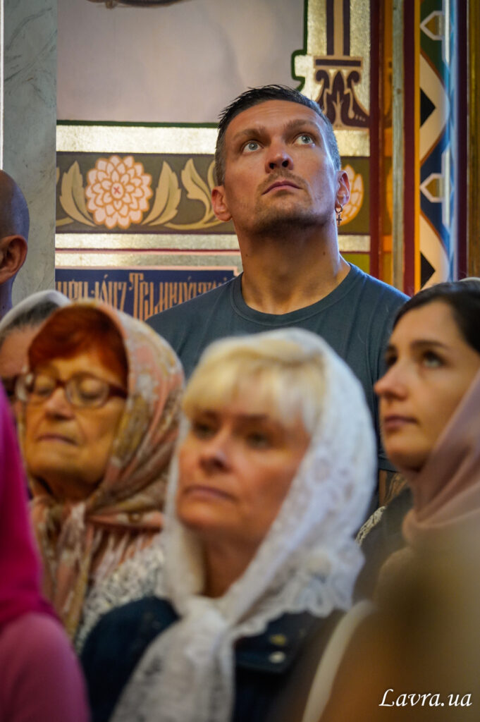 Усик відвідав богослужіння Онуфрія у забороненій УПЦ МП