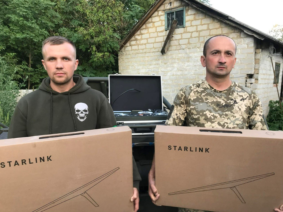 Фонд "Куємо Перемогу Разом" з початку року передав допомоги військовим на 4 мільйони гривень 4 Фонд "Куємо Перемогу Разом" з початку року передав допомоги військовим на 4 мільйони гривень