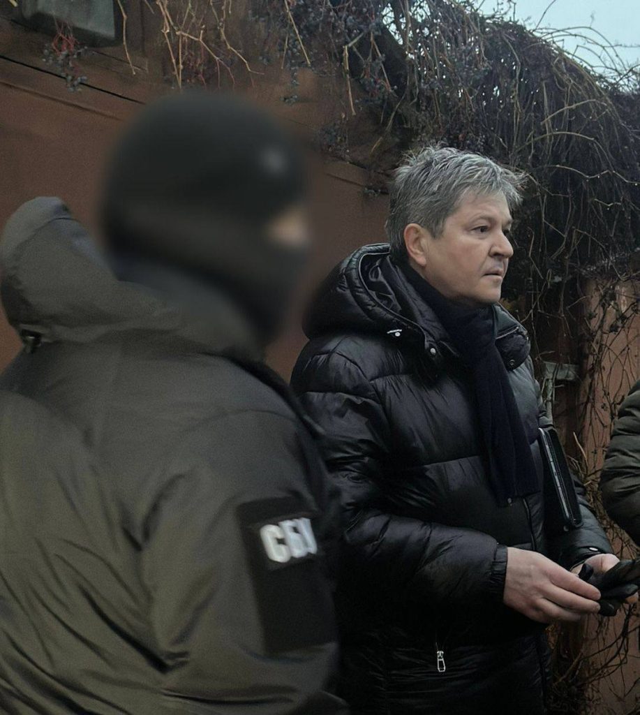 СБУ та прокуратура затримали колишнього першого заступника Міністра енергетики України, який підозрюється у злочинних схемах на Енергоатомі 2 СБУ та прокуратура затримали колишнього першого заступника Міністра енергетики України, який підозрюється у злочинних схемах на Енергоатомі