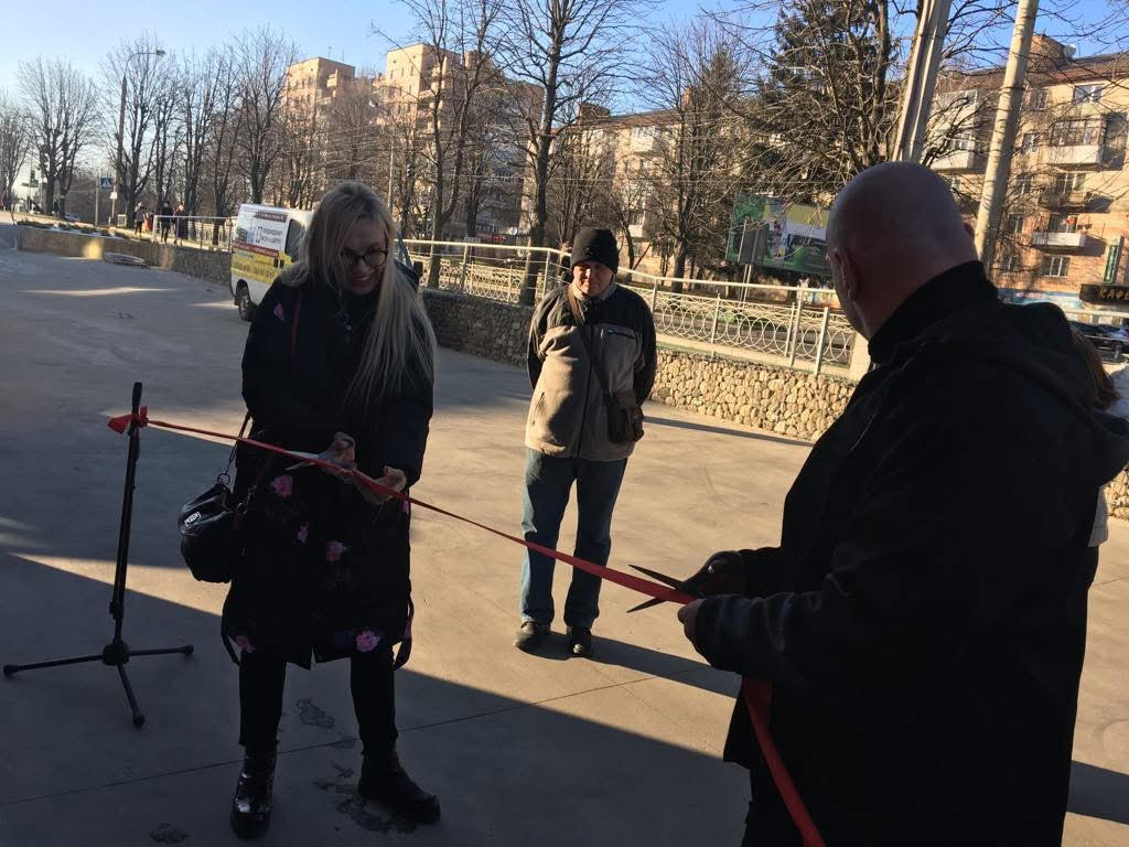 Засуджений за бандитизм та непокору у колонії Віталій Павлов заснував інформаційне агентство, за допомогою якого відбілює репутацію корупціонерки Олени Хотенко 8 Засуджений за бандитизм та непокору у колонії Віталій Павлов заснував інформаційне агентство, за допомогою якого відбілює репутацію корупціонерки Олени Хотенко