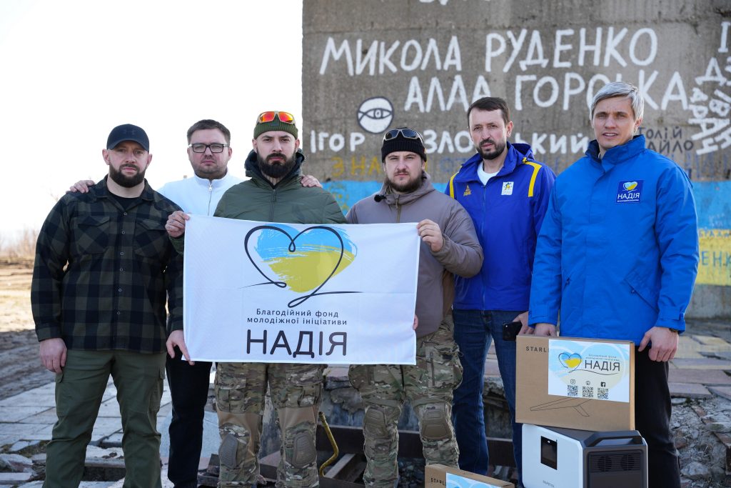 Фонд «Надія», Валерій Дубіль та Анатолій Шкрібляк зустрілися з Героєм України Владиславом Стоцьким і передали допомогу його підрозділу